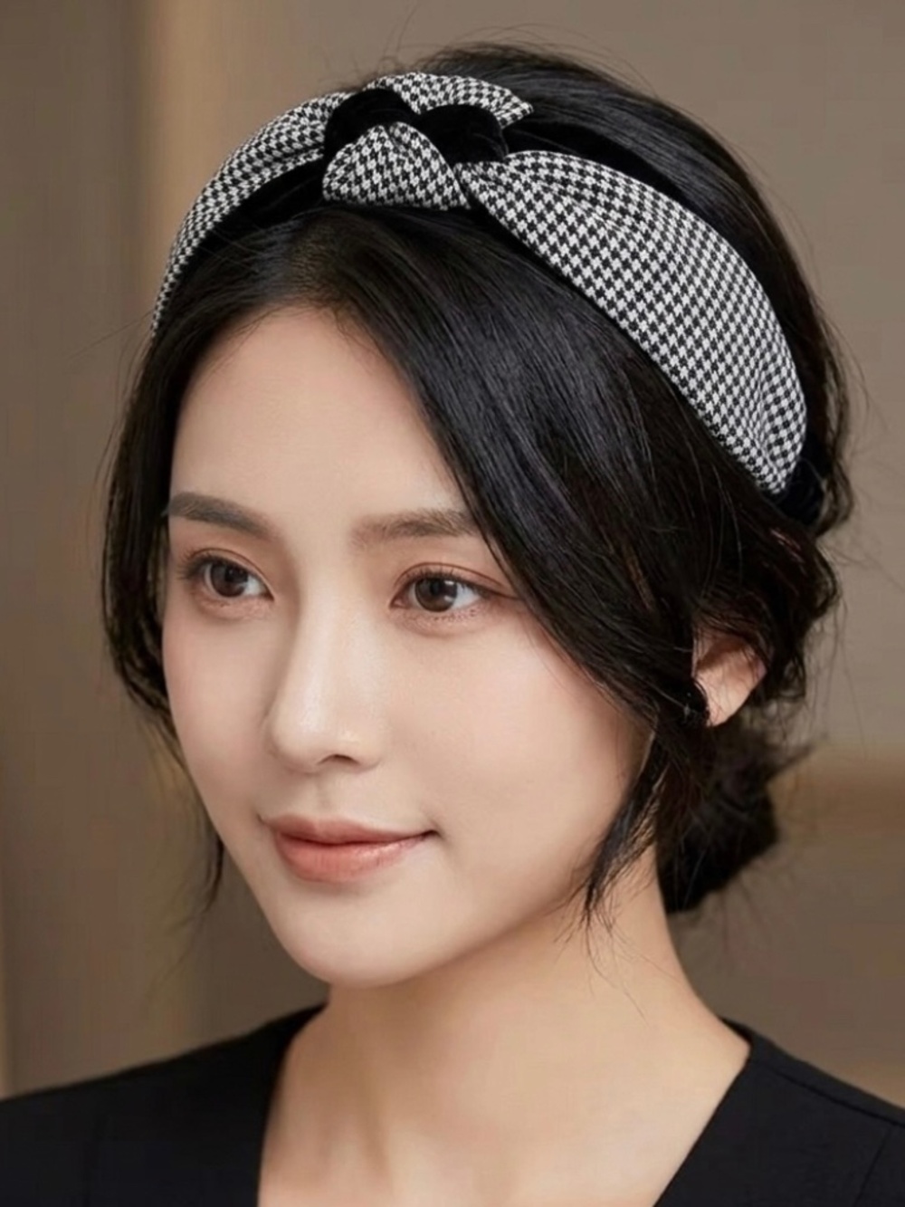 Black & White Houndstooth Knotted Headband
